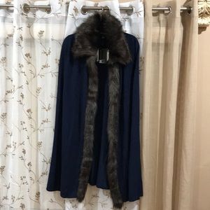 Antthony originals faux fur trim sweater knit cape size L
